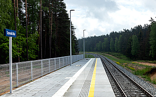 Podróżni wygodniej pokonają trasę kolejową Szczytno-Pisz. Powstały nowe perony, w planach jest budowa kolejnych przystanków